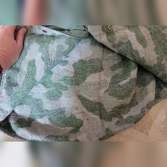 2 Boys Winter Coats (L And 14/16 - Picture 8 of 12